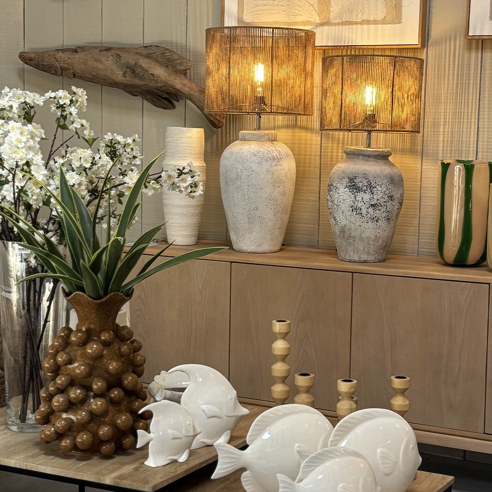 un-jour-une-maison-lampe-vase-tableau
