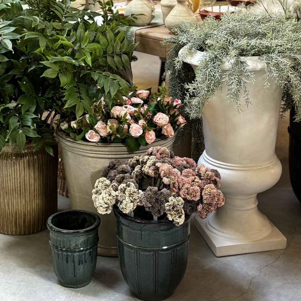 un-jour-une-maison-plantes-artificielle-fleurs-mai-2025-medicis