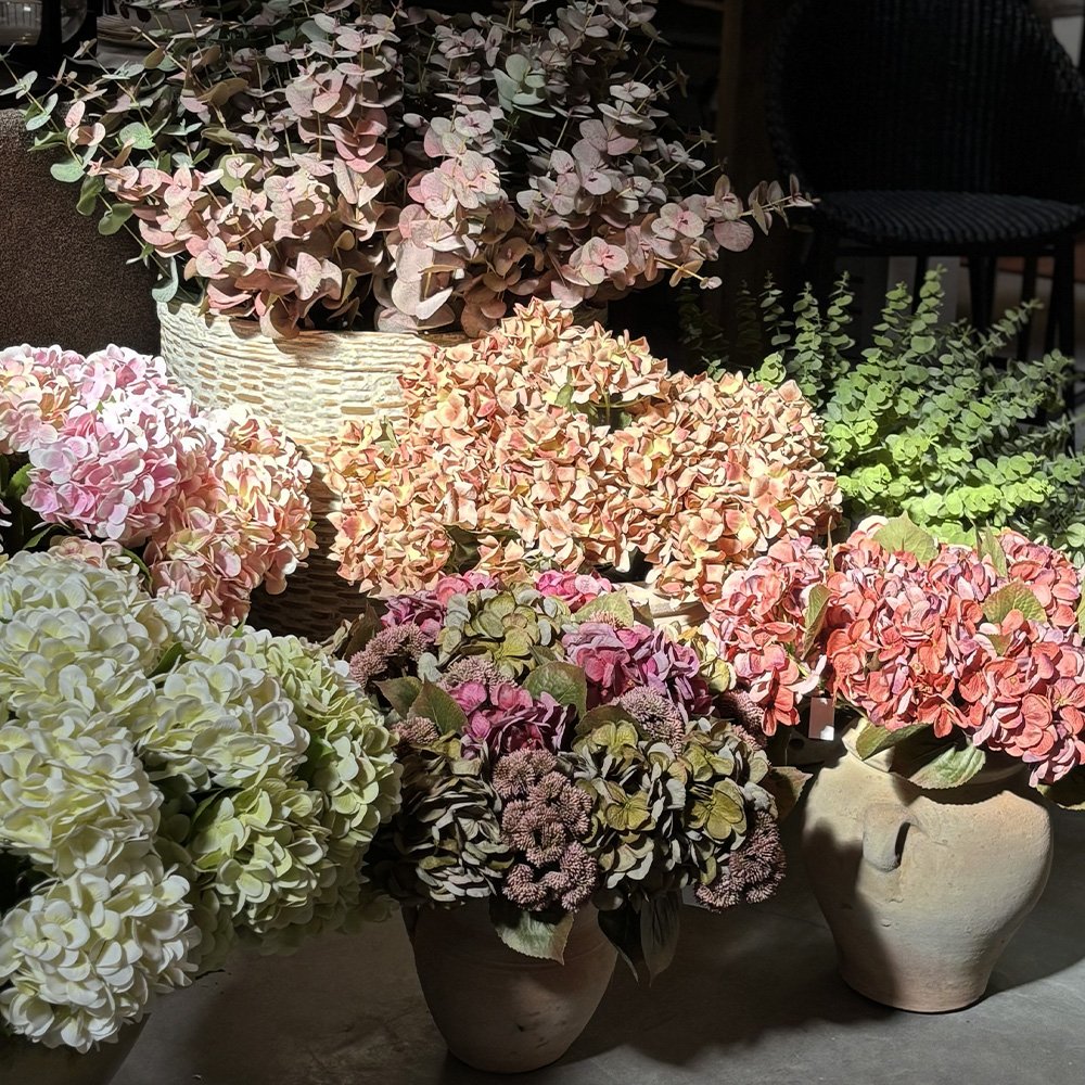 un-jour-une-maison-plantes-artificielle-fleurs-mai-2025