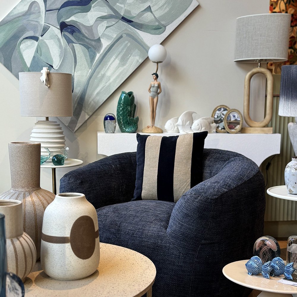 yumikoo-concept-linstant-maison-larochesuryon-avril-2025-fauteuil-primavera-bleu